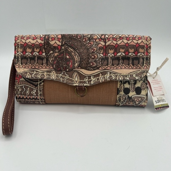 Sakroots Handbags - NWT Sakroots Pink and Brown Patterned wallet/wristlet